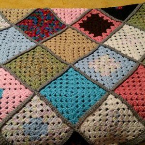 Vintage Square Afghan Lap Blanket, EUC